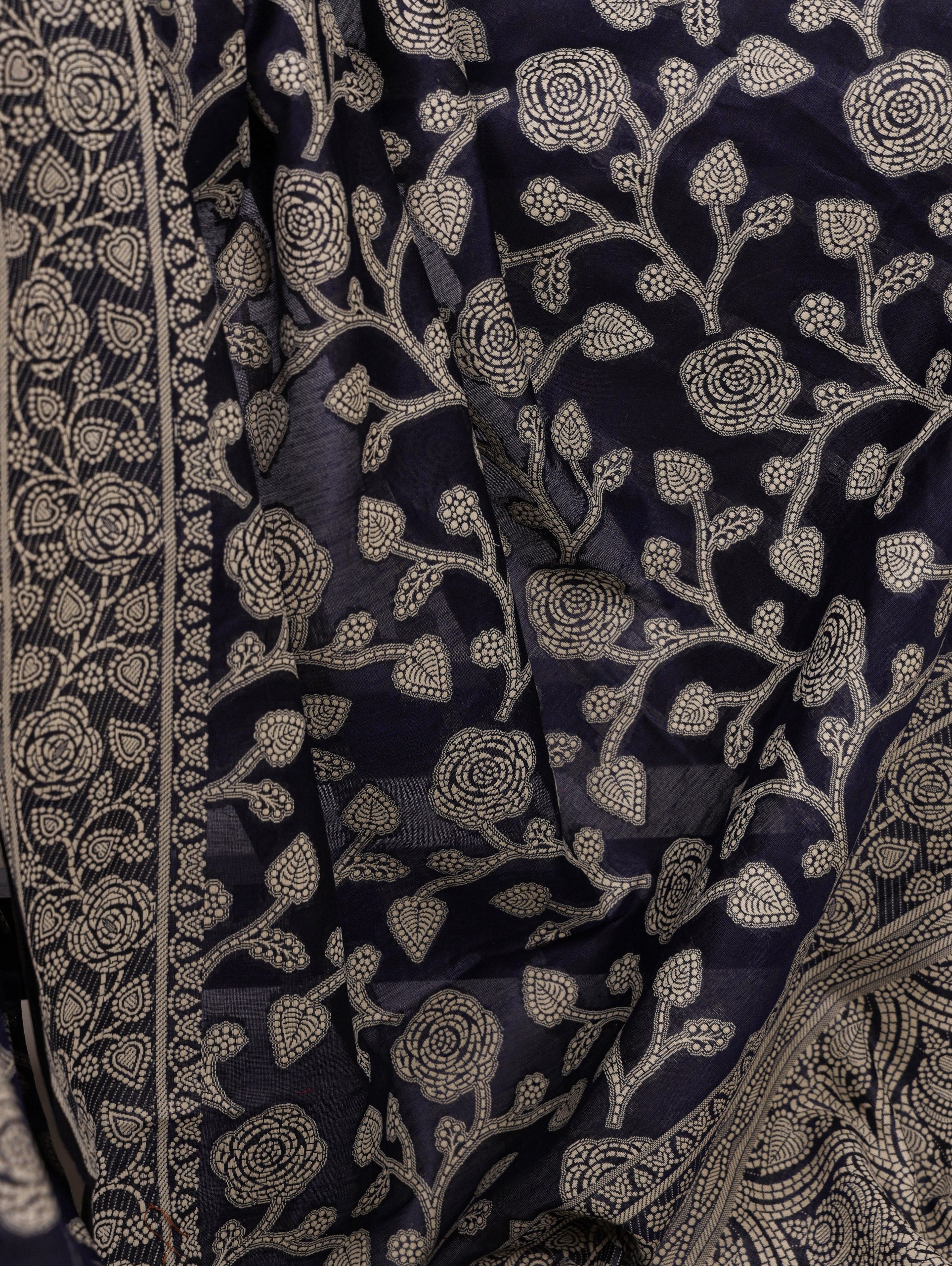 Flowing cotton silk texture with organic flower patterns makes this saree a perfect balance of tradition and ease 🪷