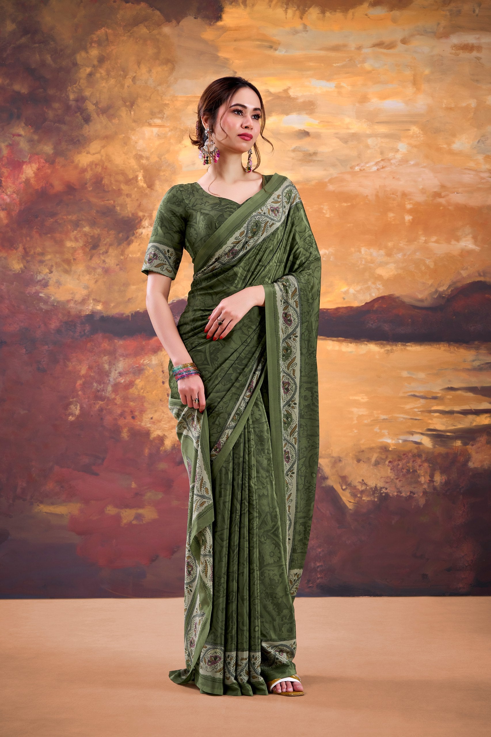 Elegant Printed Crepe Saree with Unstitched Blouse for Women